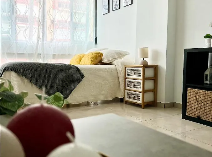 Precioso Estudio Con Piscina, Junto A La Playa